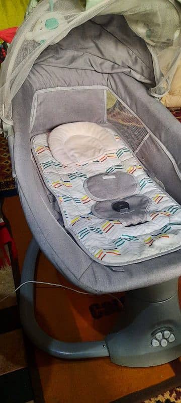 Mastela Deluxe Multi-Function Bassinet 3 in 1 For Sale 1