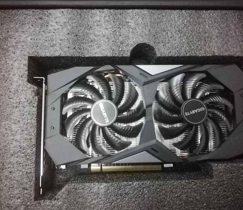 New GeForce gtx 1660 SUPER never used 1