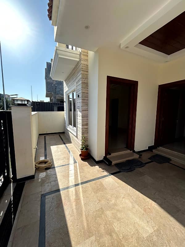 8 Marla Beautiful Brand New House Near Park Available For Sale 3