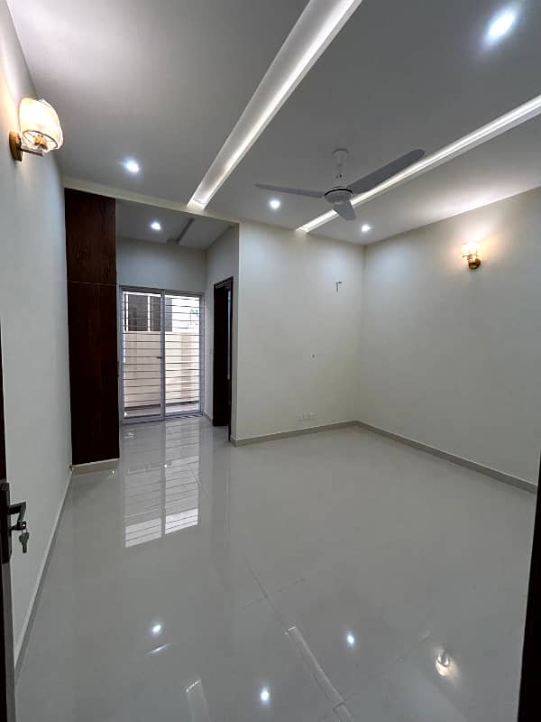 8 Marla Beautiful Brand New House Near Park Available For Sale 15