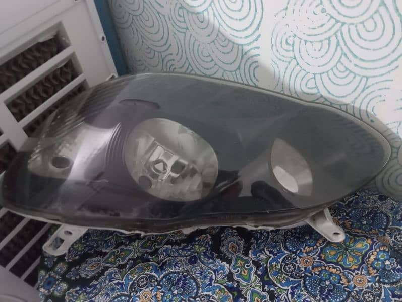 Toyota corolla 2005 model front headlight 3