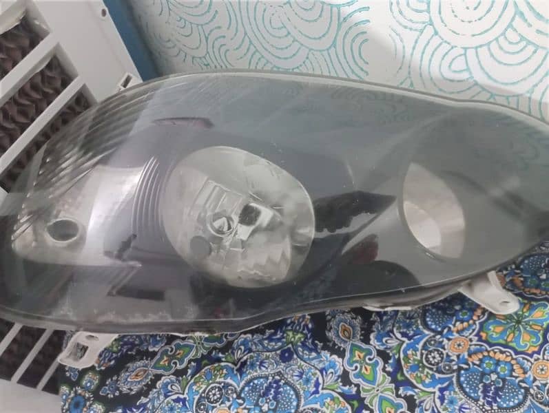 Toyota corolla 2005 model front headlight 4