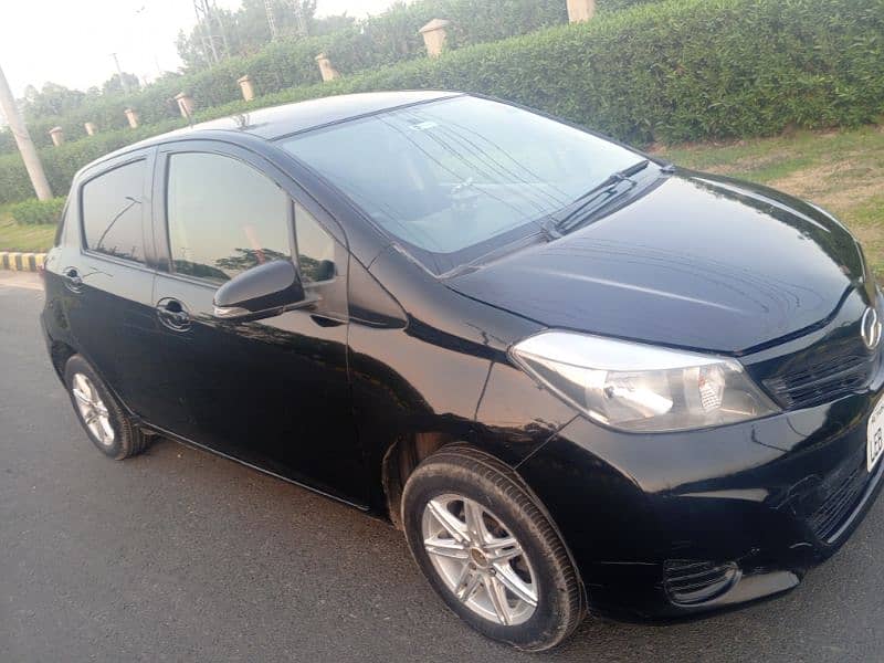 Toyota Vitz 2012 3