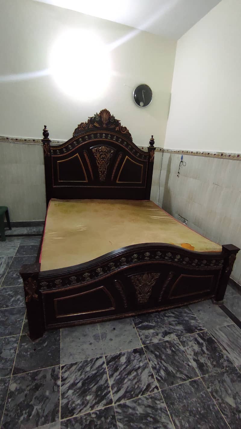 A Beautiful Chinioti Kind size bed 2