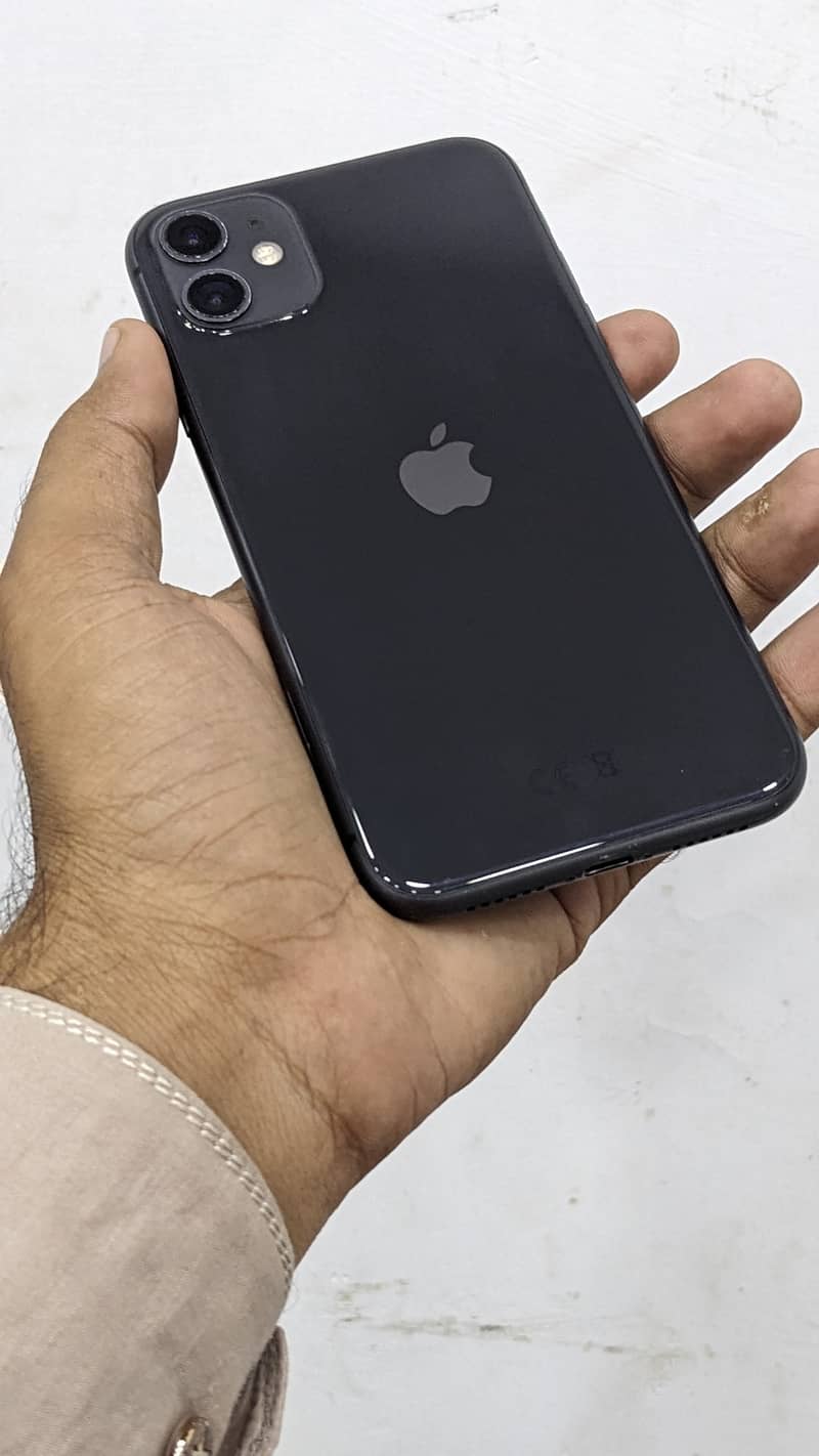 iPhone 11 64gb just mobile non pta 3