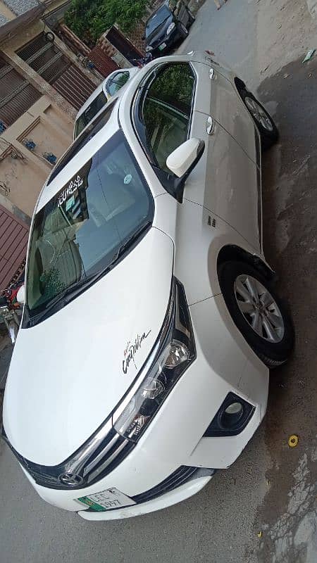 Toyota Altis Grande 2015 1