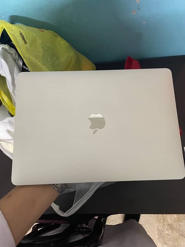 Macbook pro 2016 13inch i7 2