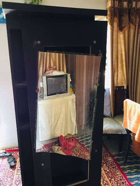 dressing table good condition 7