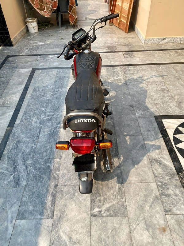 Honda cd 70 condition 10 by 10 contact  number 0/3/0/0/0/0/6/6/6/3/1 6