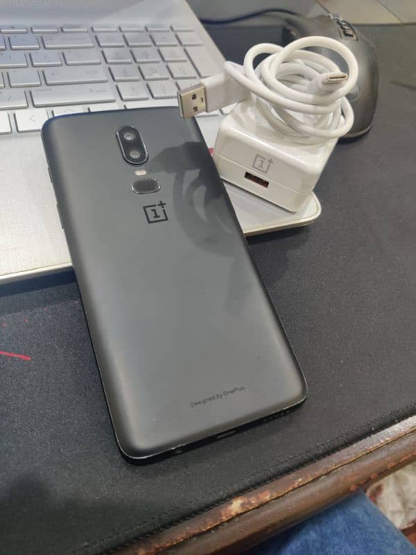 OnePlus 6 8/128 gb with Charger Urgent Sale 3