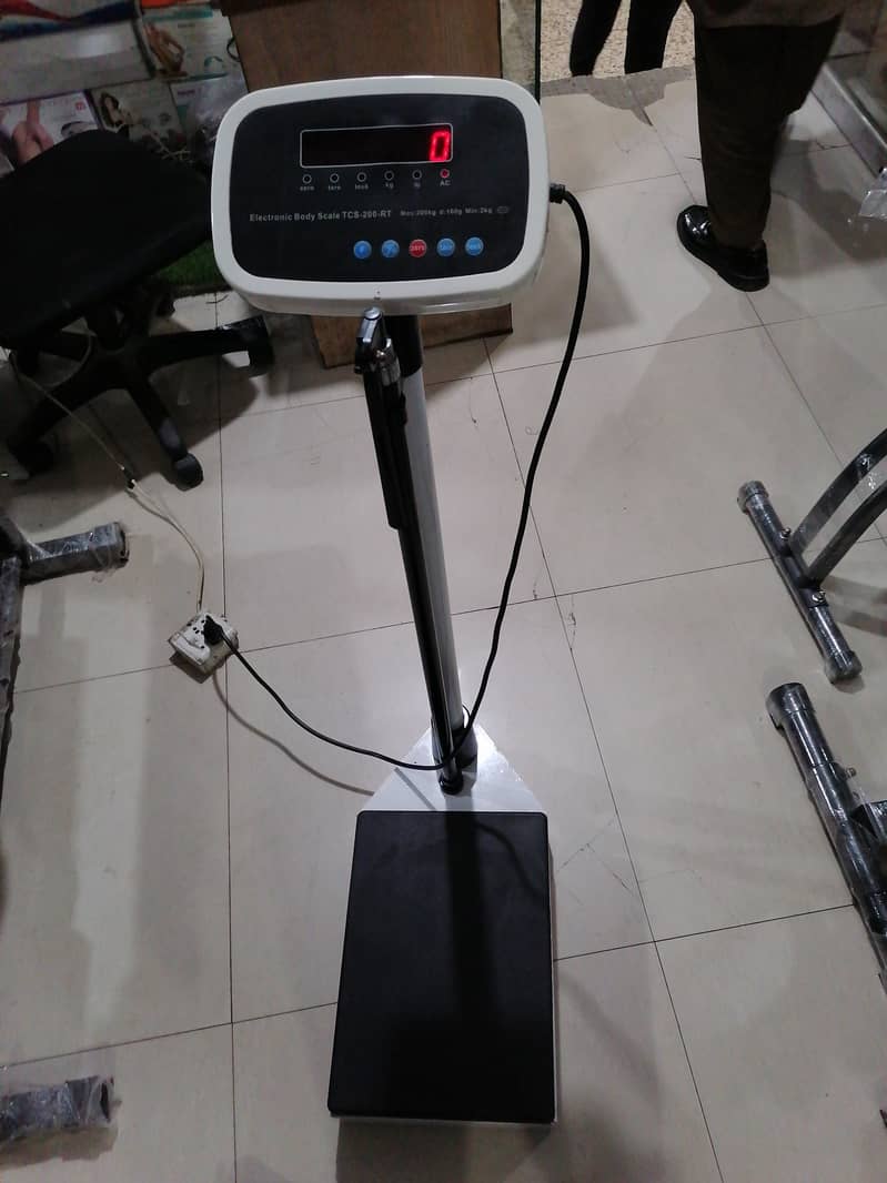 Digital weight and Heigth scale with battery 200kg capacity 4