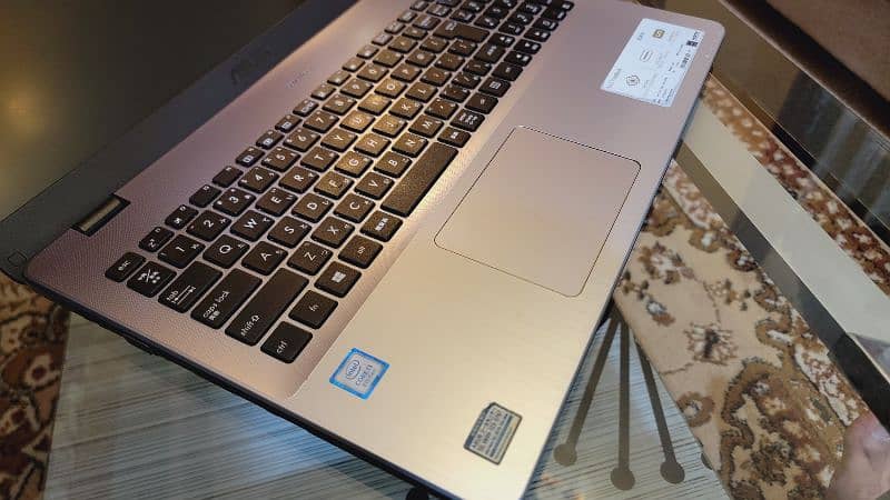 Laptop ASUS | Core i3, 8th Generation | Slim Full HD 6