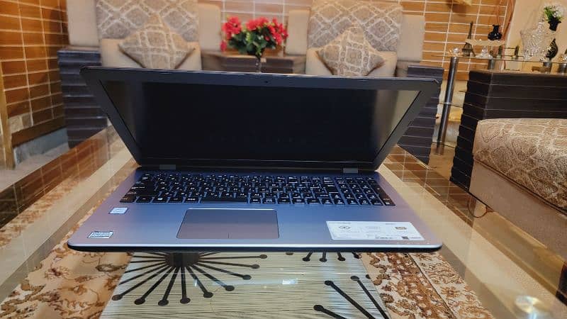 Laptop ASUS | Core i3, 8th Generation | Slim Full HD 10