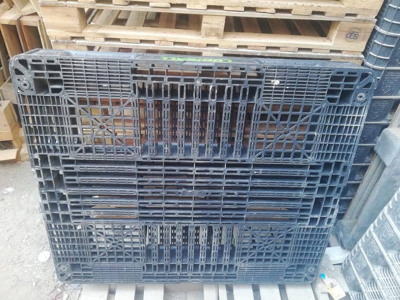 Plastic Pallets 2