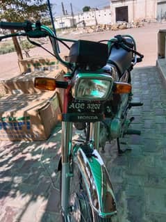 Honda CD 70 urgent for sale documents complete bike ke 03239740722