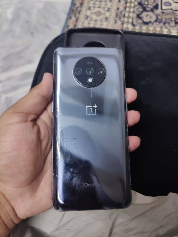 OnePlus 7T 8/128 PTA approved back broken 1