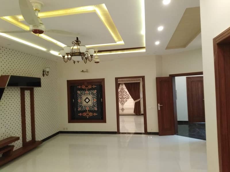 Like New 10 Marla Lower Portion For Rent In Oversease B Block Bahria Town Lahore 2