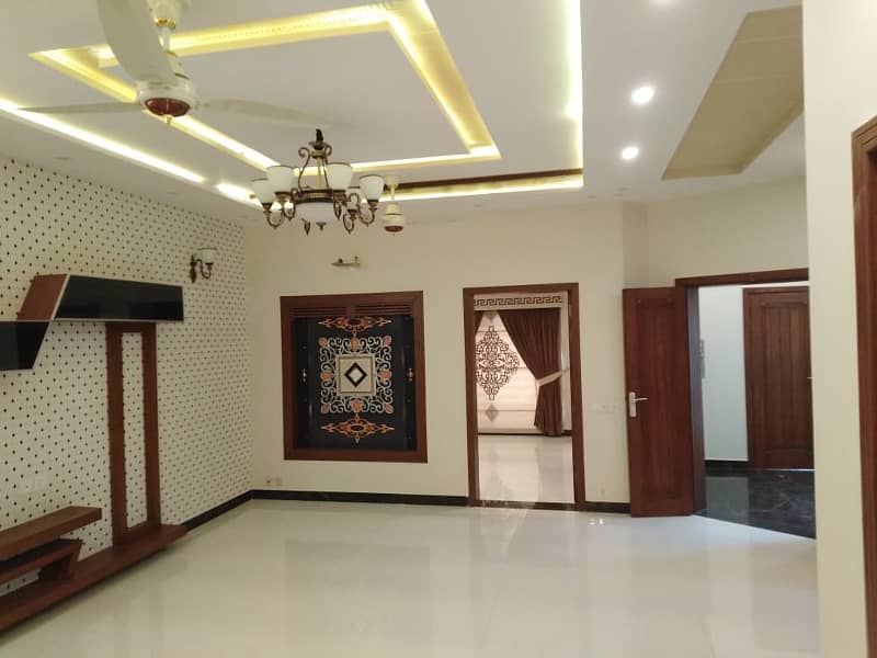 Like New 10 Marla Lower Portion For Rent In Oversease B Block Bahria Town Lahore 3