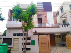 Like New 10 Marla Lower Portion For Rent In Oversease B Block Bahria Town Lahore 0