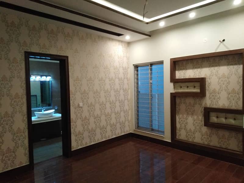 Like New 10 Marla Lower Portion For Rent In Oversease B Block Bahria Town Lahore 1