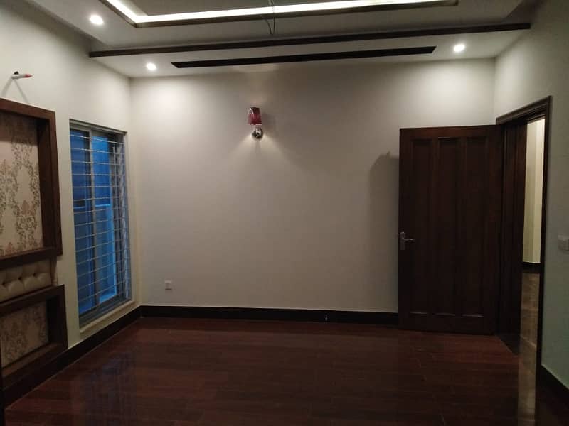 Like New 10 Marla Lower Portion For Rent In Oversease B Block Bahria Town Lahore 2