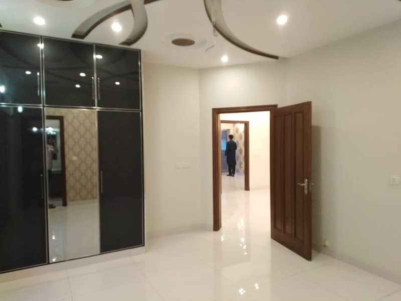 Like New 10 Marla Lower Portion For Rent In Oversease B Block Bahria Town Lahore 15