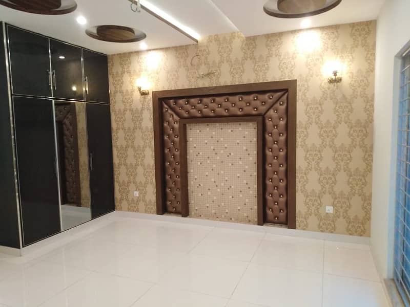 Like New 10 Marla Lower Portion For Rent In Oversease B Block Bahria Town Lahore 18