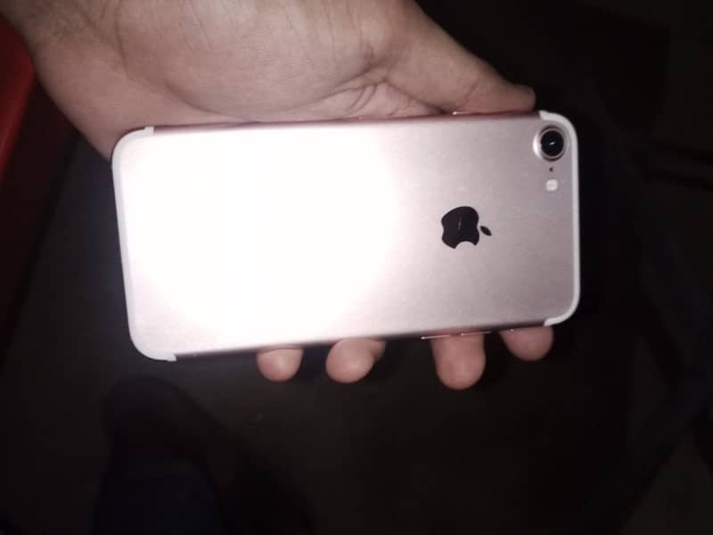 iPhone 7 (128) gb pta official approved 2