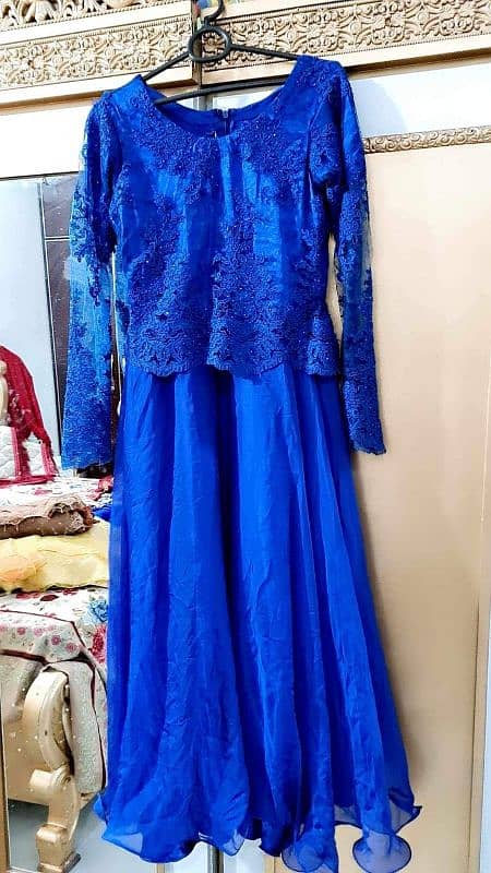 3 pcs maxi available 0