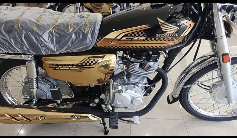 CG 125 S Gold edition available 1