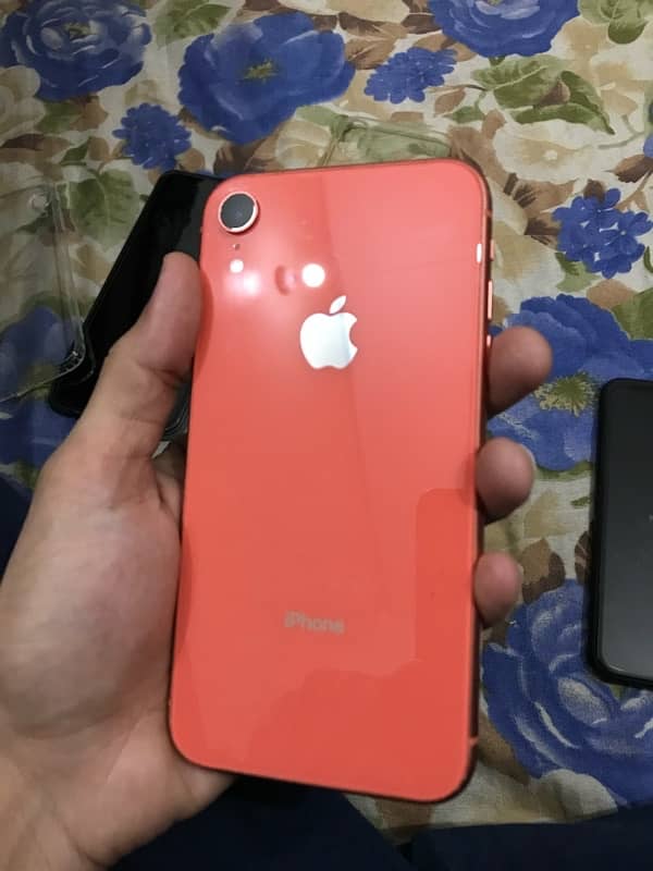 iPhone XR 0