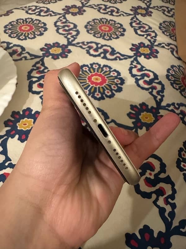 Iphone 11 128GB PTA 2