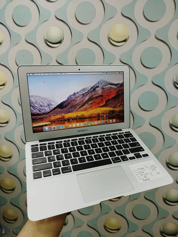 Apple MacBook air 2011 (11-inch) 1