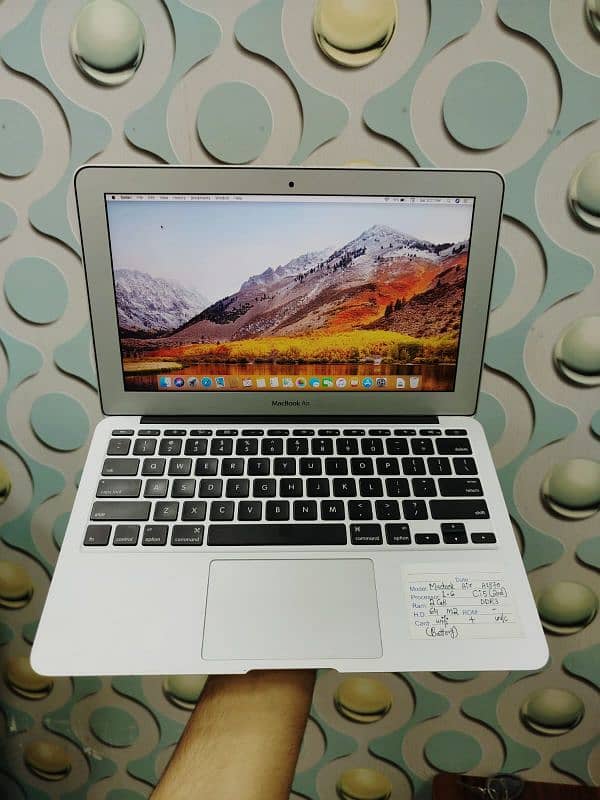 Apple MacBook air 2011 (11-inch) 3