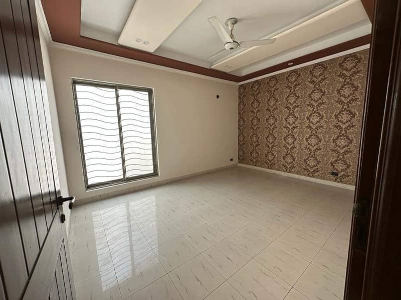 16 Marla house for sale in main cantt Lahore near Rahat 0