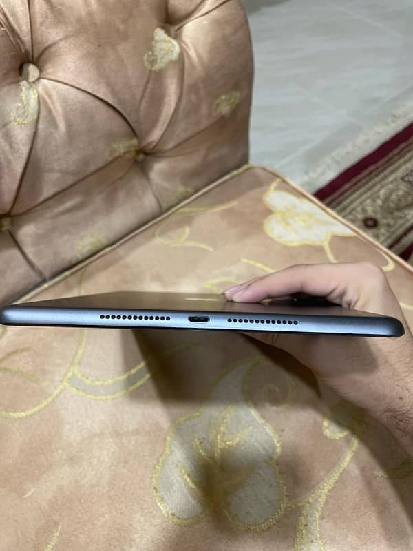 Apple Ipad 8th generation 5