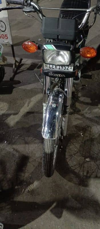 Honda 125 (Urgent sale)  contact me:03270453449 2