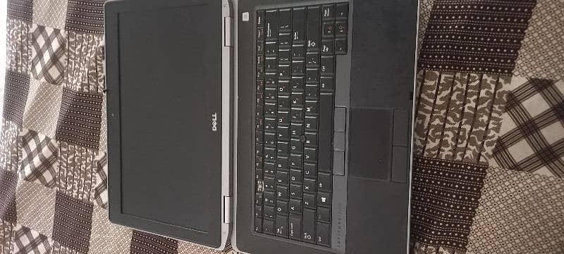 Dell Laptop 3