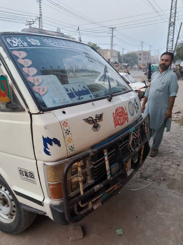 Toyota Hiace 2000  18 Seater Van . Wegon 10