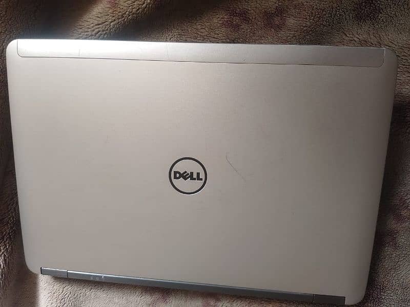 DELL laptop i 5  Generation 4/320 GB 0