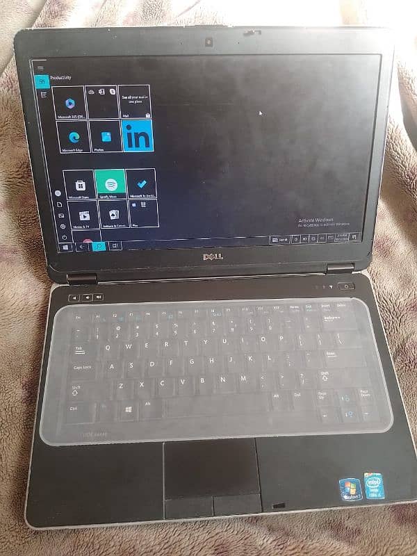 DELL laptop i 5  Generation 4/320 GB 7