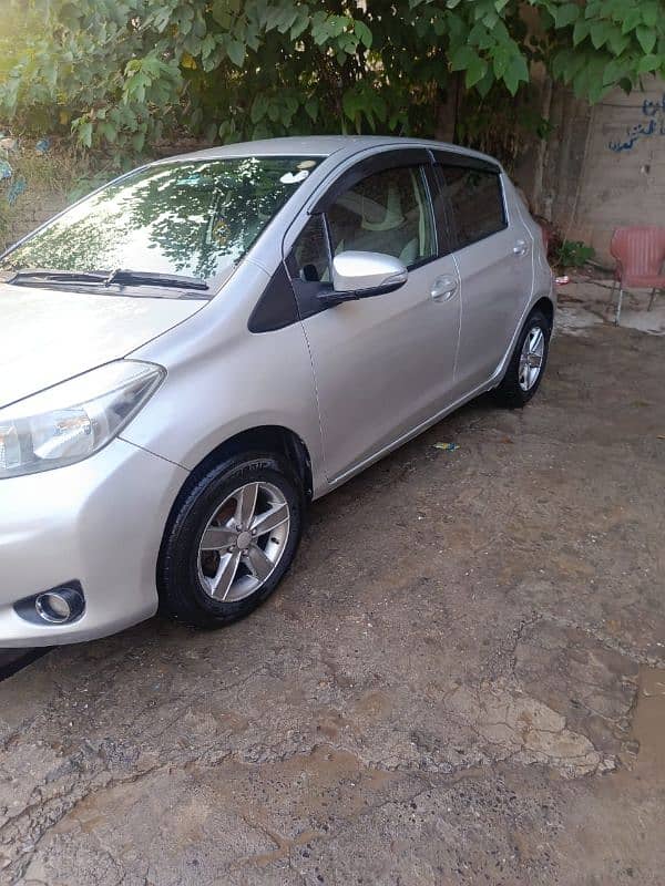 Toyota Vitz 2011 14