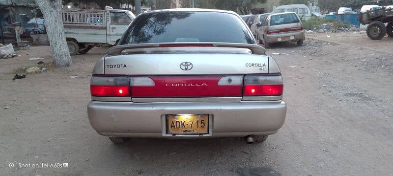 Toyota Corolla GLI 2001 8