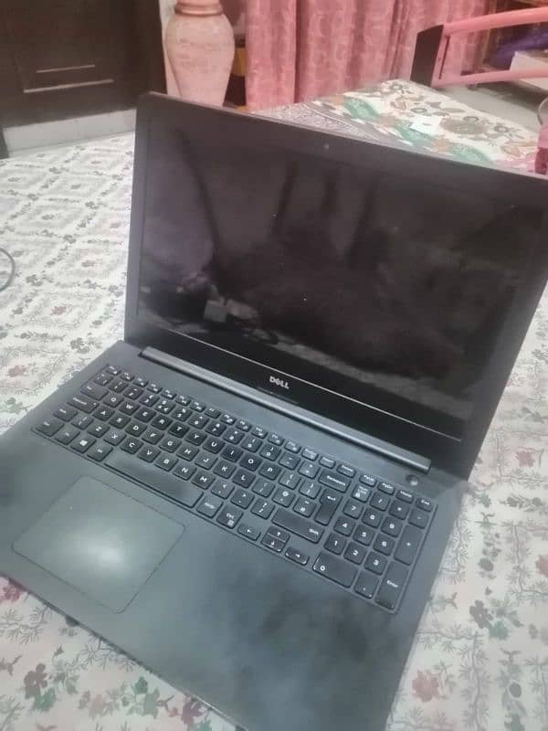 DELL Laptop 3