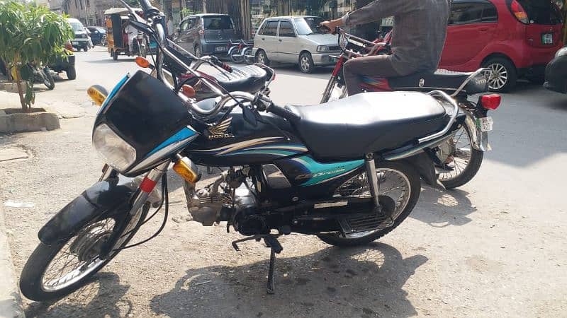 CD honda 70 dream 14 model Attock number All documents complete +plats 1