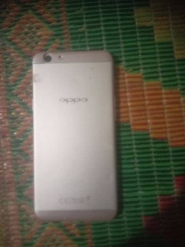 Oppo F1s 1