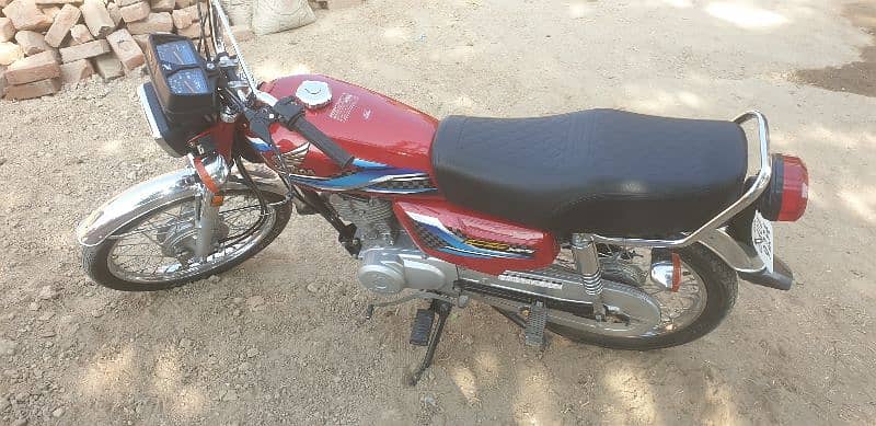 showroom condition 2024 model CG125 bike available 2