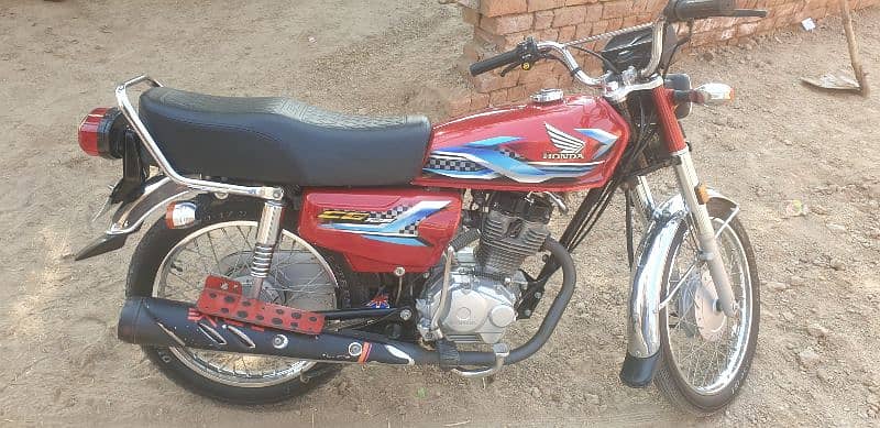 showroom condition 2024 model CG125 bike available 3