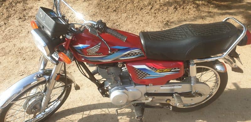 showroom condition 2024 model CG125 bike available 11