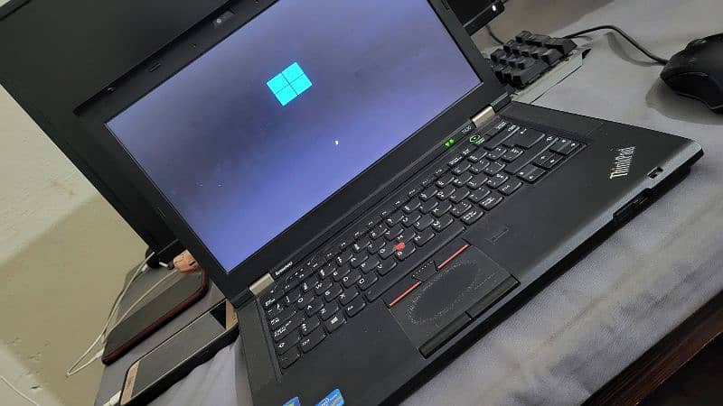 Lenovo T430 4 gb ram 500 gb hard i5 3rd gen 6